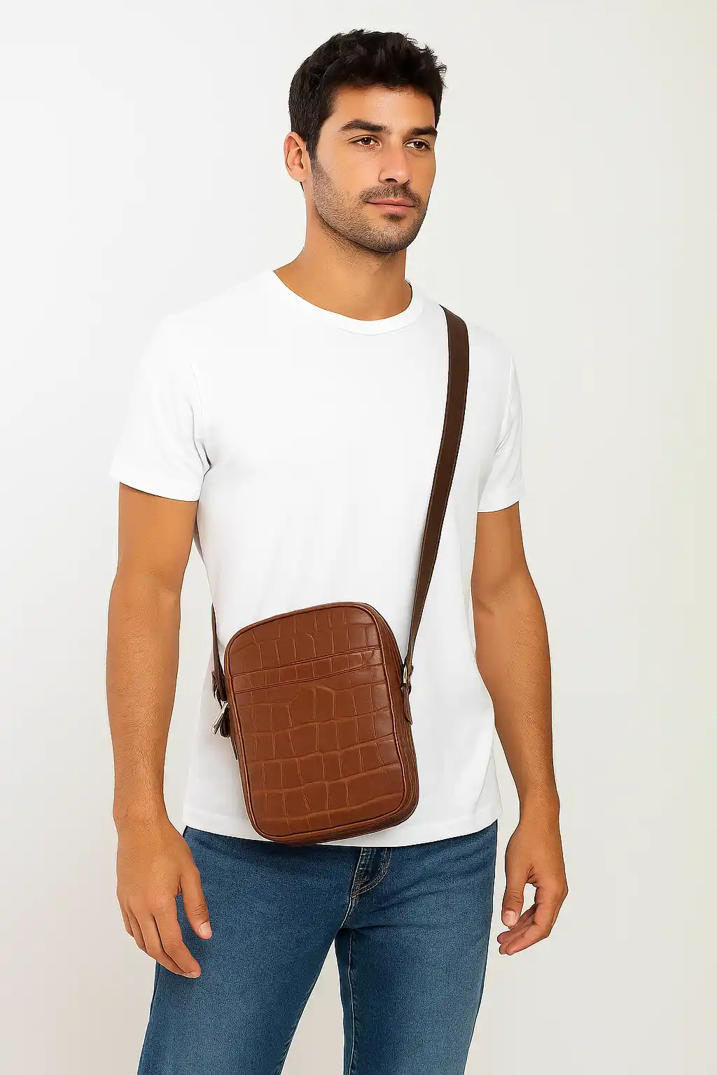 Компактная коричневая сумка